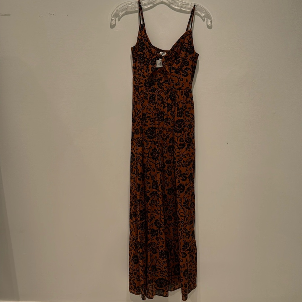 NWT Key Hole Maxi Dress